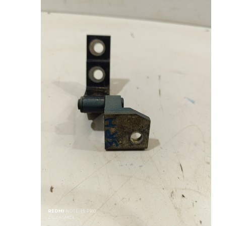 Петля двери задняя правая нижняя