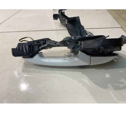 Ручка двери (задняя, левая, наружняя)