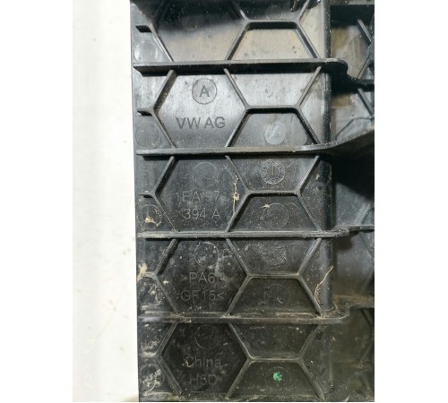 Дефлектор пыльник радиатора