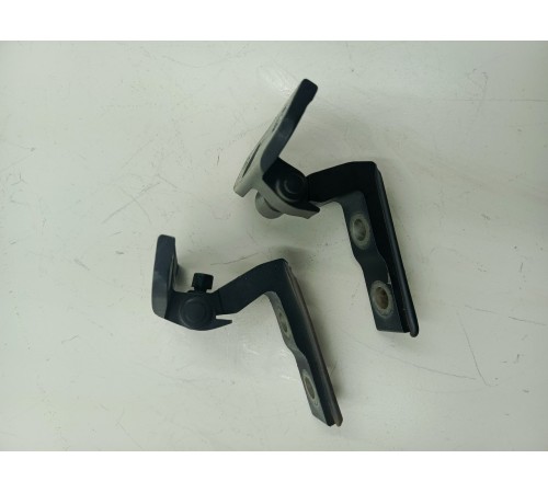 Комплект петель передней правой двери 2 шт.