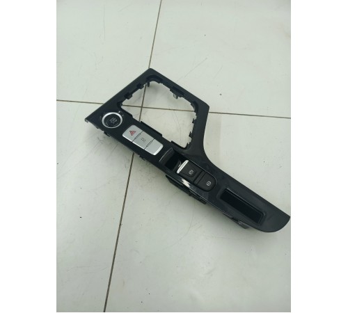 накладка консоли центральной