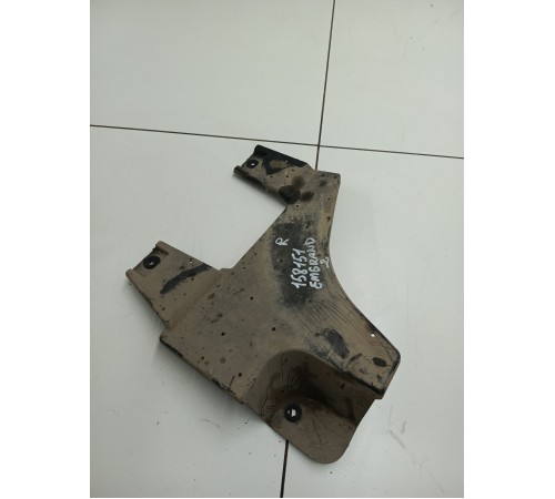 Пыльник двигателя правый