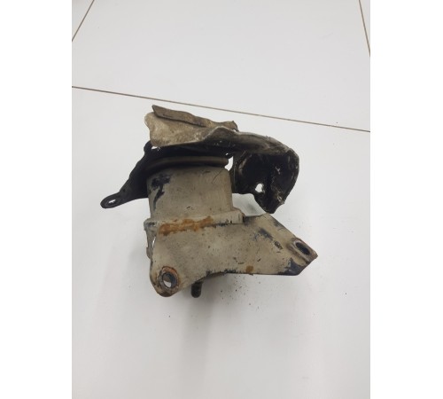 Опора двигателя левая