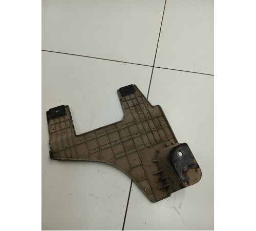 Пыльник двигателя правый