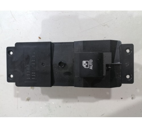 Кнопка стеклоподъемника задней левой двери 