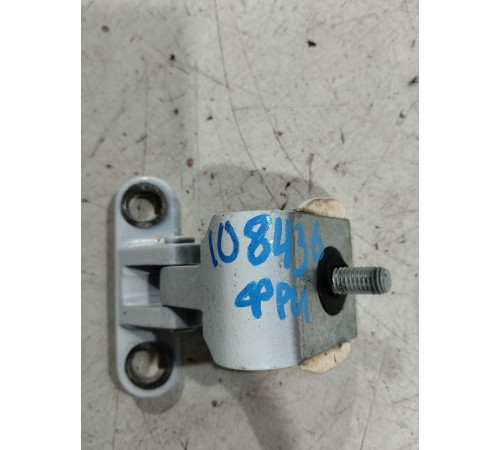 Петля крышки багажника(левая)