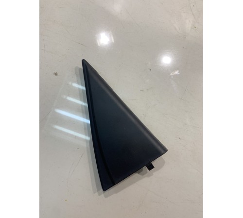 Уголок двери (задний, левый, внутренний)