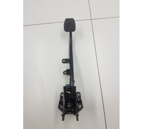 Педаль сцепления