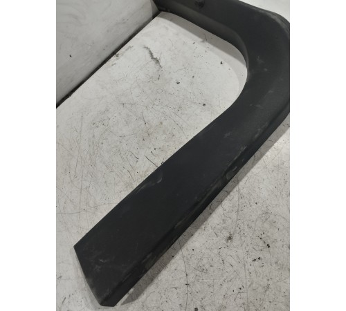 Обшивка крышки багажника(правый)