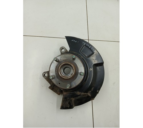 Кулак поворотный передний левый