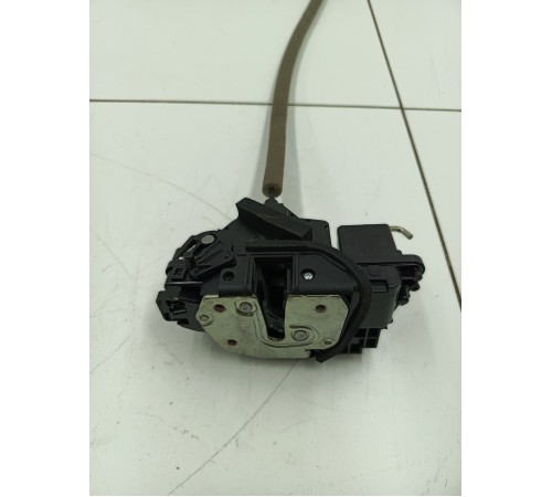 Замок двери задний правый