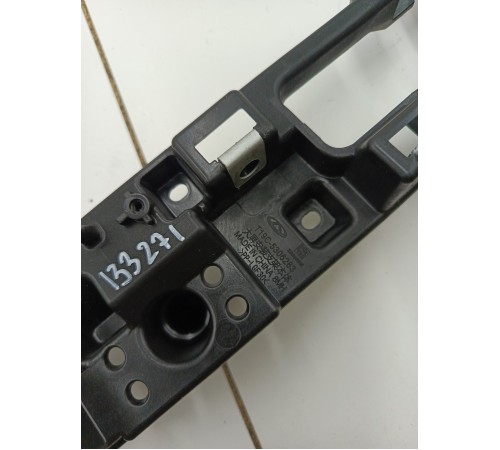 Кронштейн крепление торпедо центральный