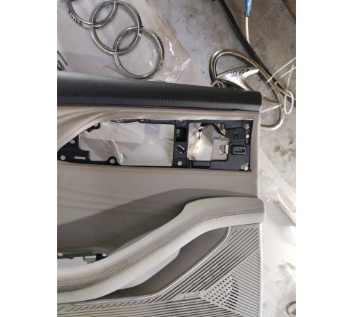 Обшивка двери задняя левая