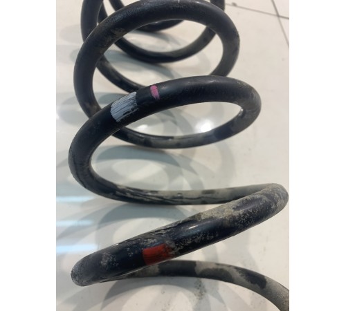 Пружина подвески (передняя, правая)