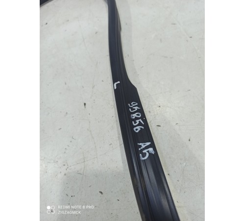 Уплотнитель капота левый