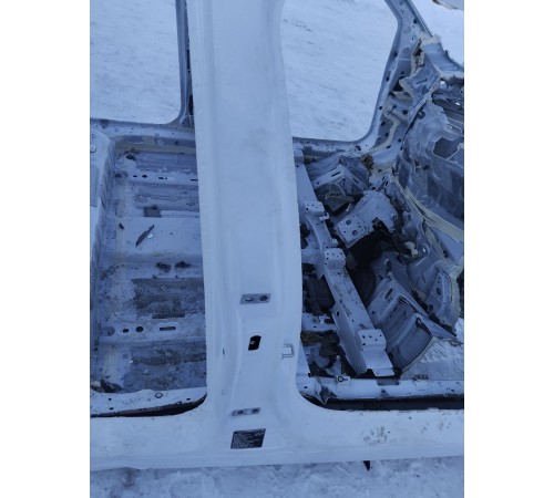 Порог со стойкой(правый)