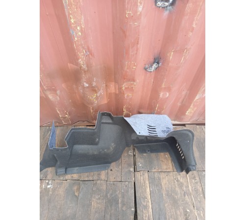 Обшивка багажника правая