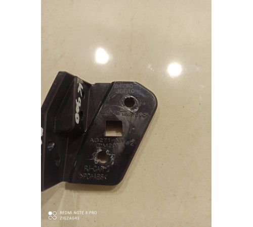 Крепление накладки торпедо(левое)