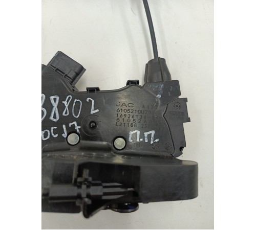 Замок двери передний правый