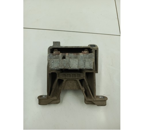 Опора двигателя правая