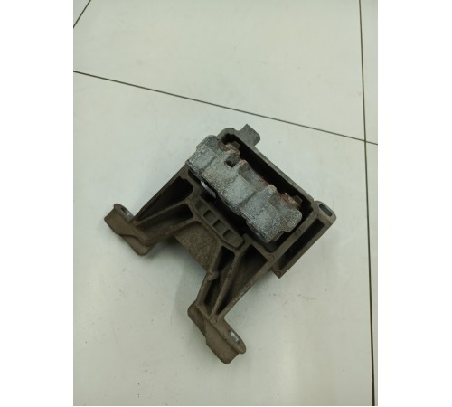 Опора двигателя правая