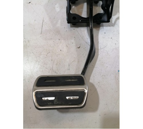 Педаль тормоза