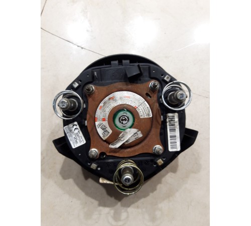 Подушка безопасности водителя