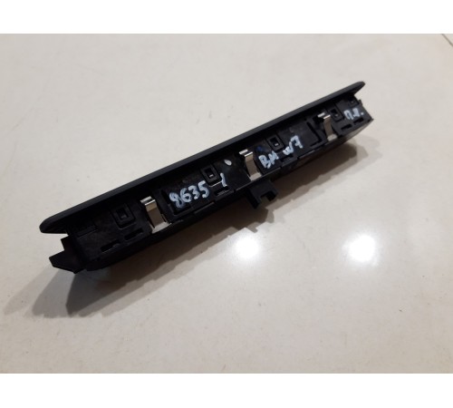 Панель управления сиденьем (передняя правая)