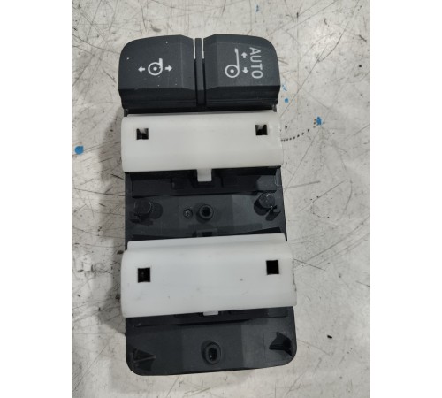 Блок кнопок (панель) управления задней шторкой