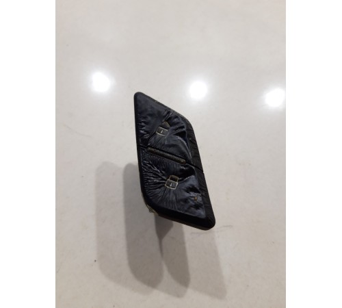 Кнопка центрального замка (передняя, правая)