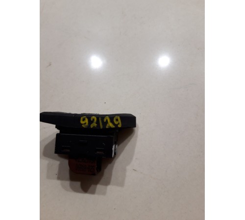 Кнопка центрального замка (передняя, правая)