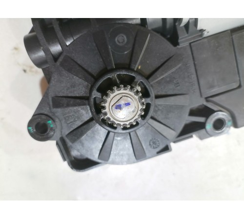 Моторчик люка передний