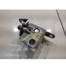 Петля двери (передняя, правая, нижняя)