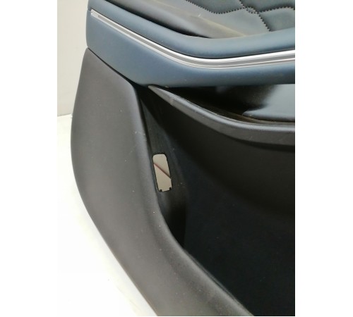 Обшивка двери передняя левая