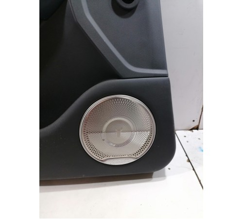 Обшивка двери передняя левая