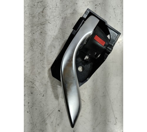 Ручка двери передняя левая внутренняя