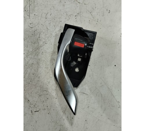 Ручка двери передняя левая внутренняя