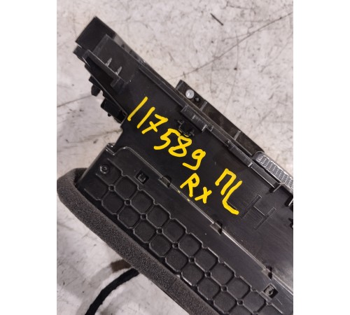 Дефлектор воздушный левый