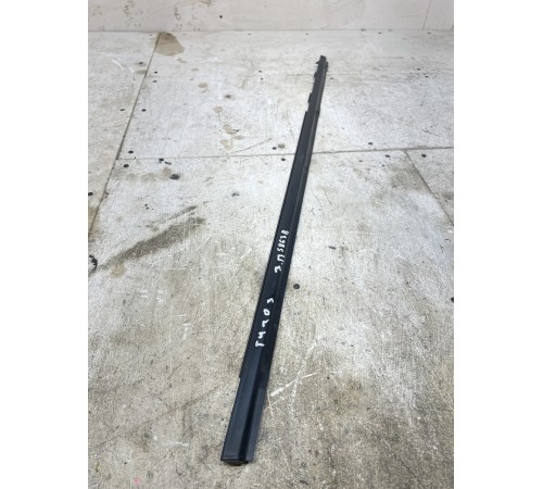 Молдинг двери стекла задней правой наружний