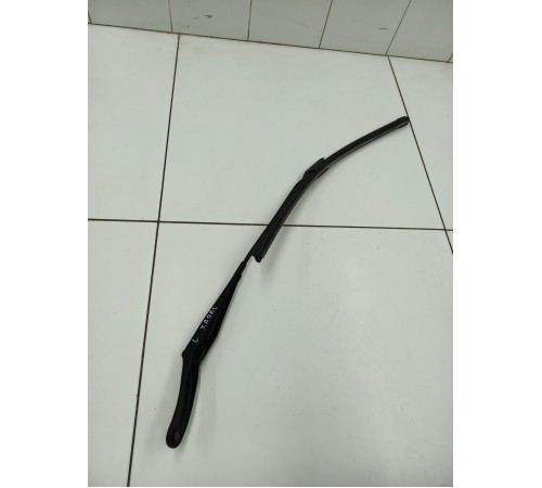 Поводок стеклоочистителя левый