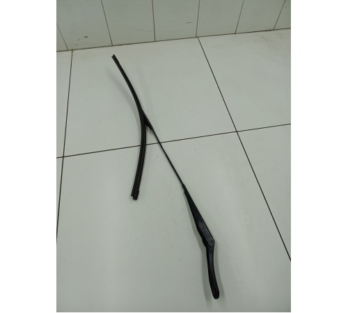 Поводок стеклоочистителя левый