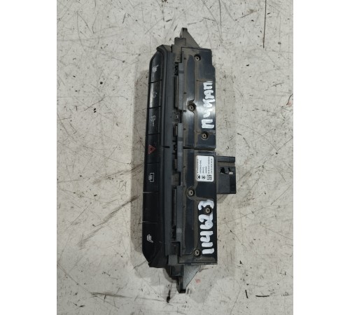 Блок кнопок многофункциональных центральной консоли