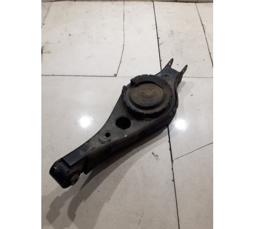 Рычаг подвески(задний левый)