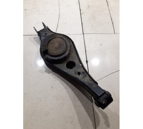 Рычаг подвески(задний левый)