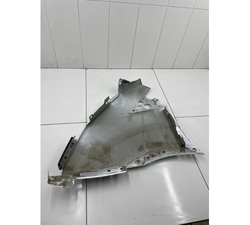 Крыло переднее правое