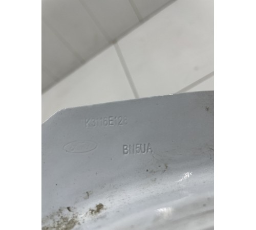 Крыло переднее правое