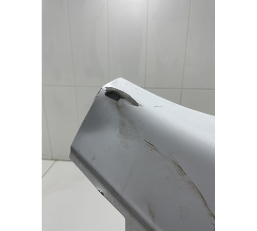 Крыло переднее правое