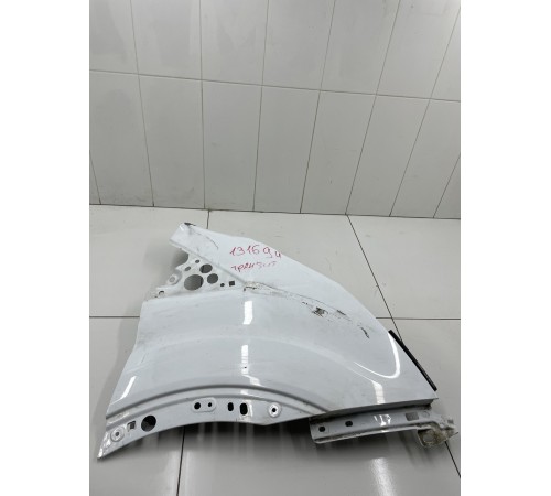 Крыло переднее правое