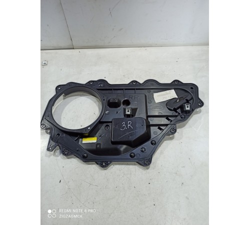 Панель двери задняя правая внутренняя