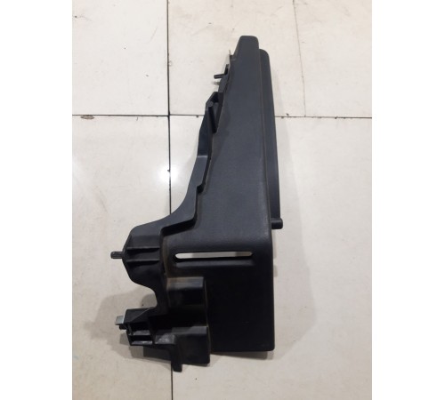 Держатель задней полки (правый)